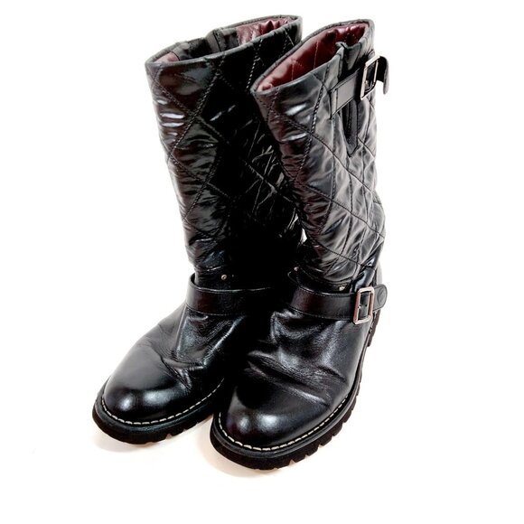 Chanel Boots Women Black Leather (calf) 490-081425 - Picture 1 of 9